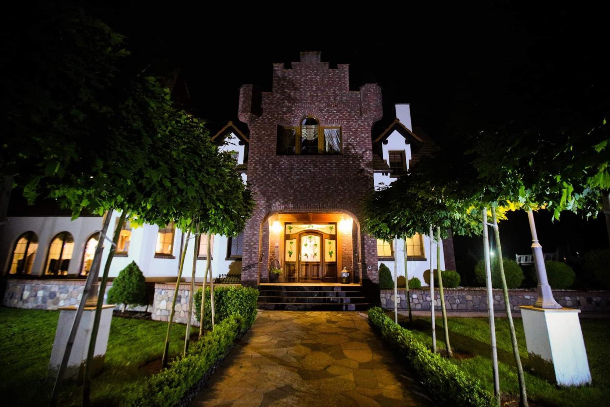 Krysztalowy Dworek Hotel Zbychowo Bagian luar foto