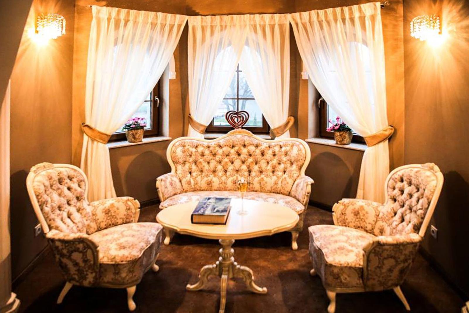 Krysztalowy Dworek Hotel Zbychowo Bagian luar foto